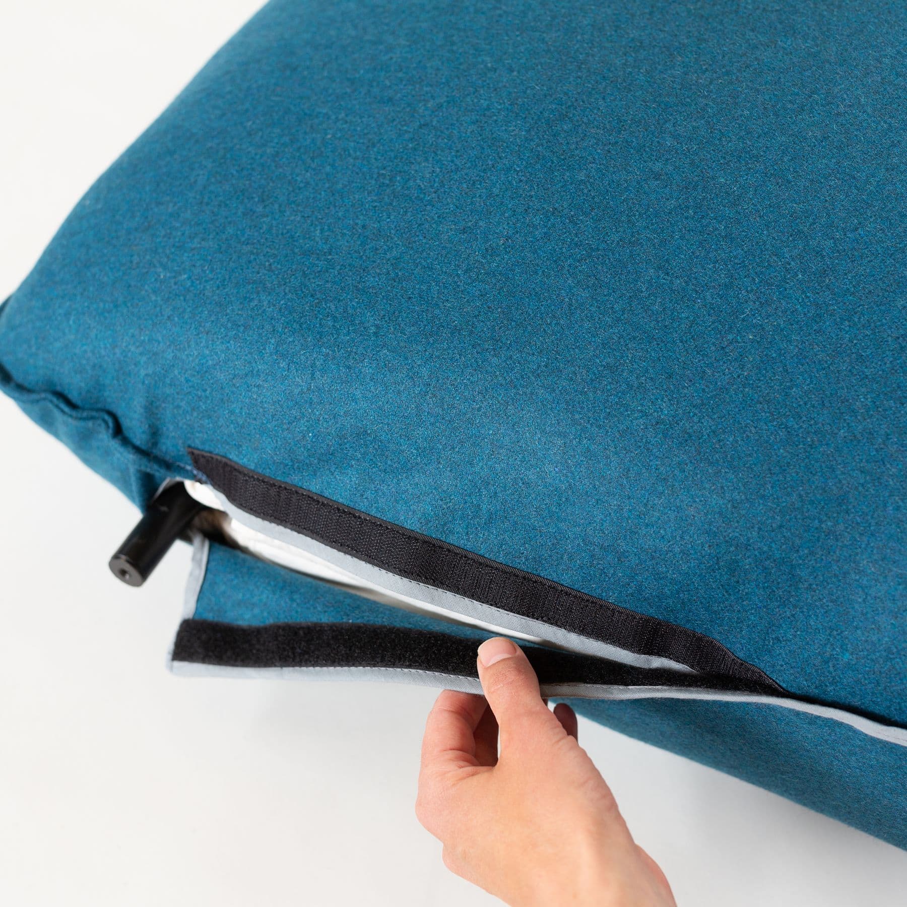 Washable covers, removable with zippers and velcro